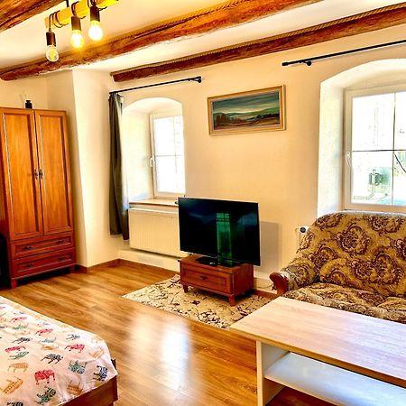 Apartman Velicka Vinaren Poprad Buitenkant foto