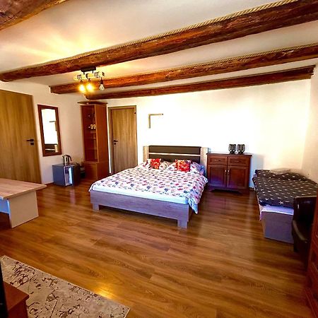 Apartman Velicka Vinaren Poprad Buitenkant foto