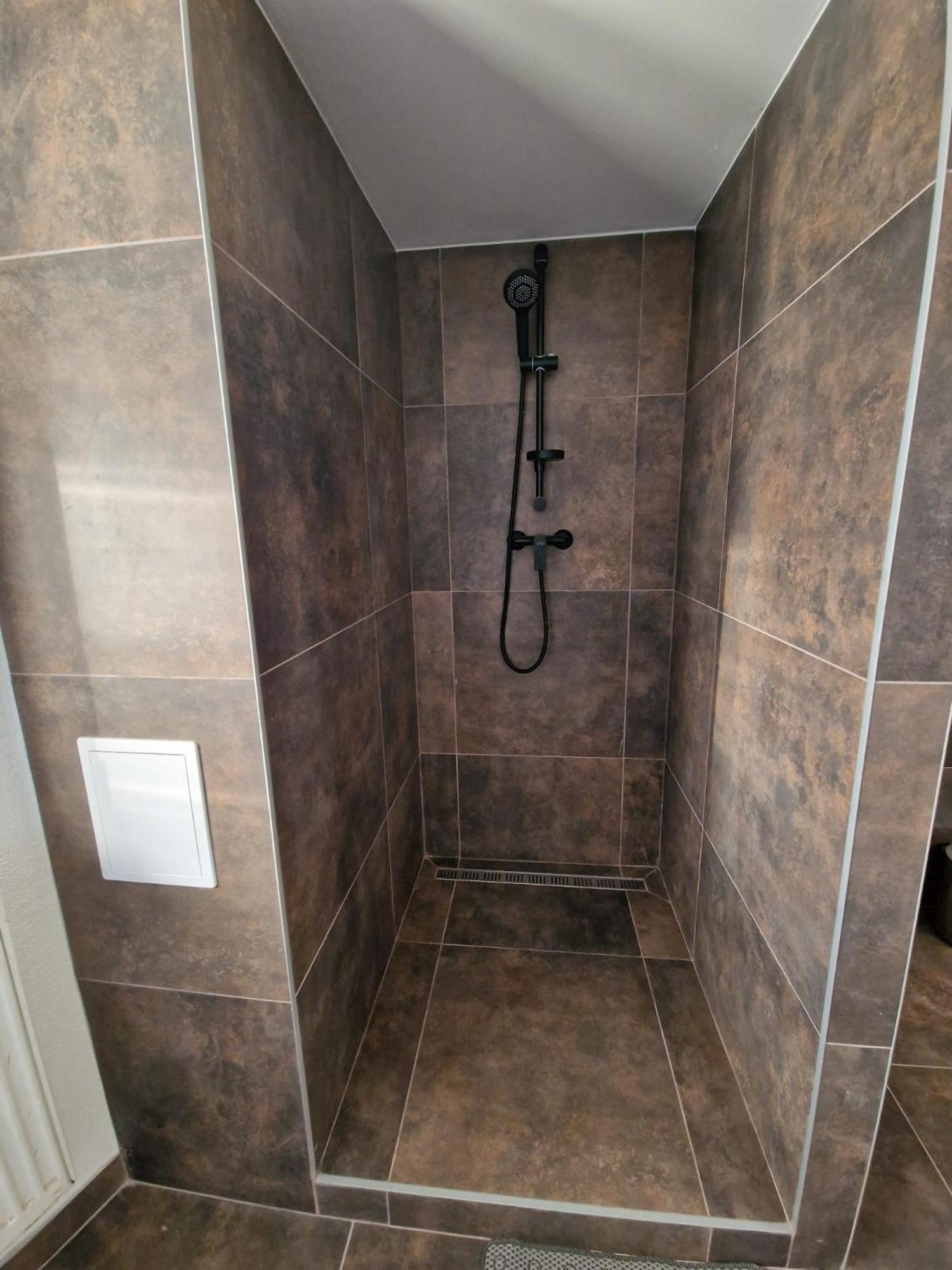Apartman Velicka Vinaren Poprad Buitenkant foto