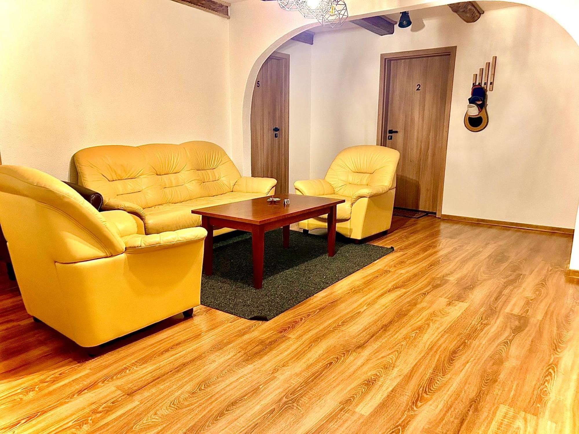 Apartman Velicka Vinaren Poprad Buitenkant foto